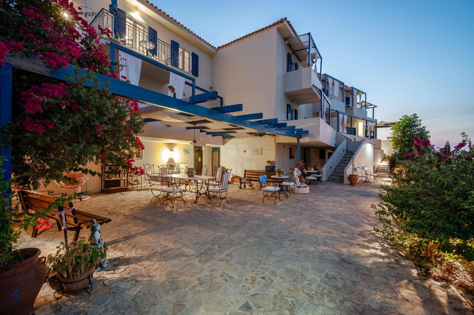 Agnadi Blue Apartments Diakofti Exterior foto