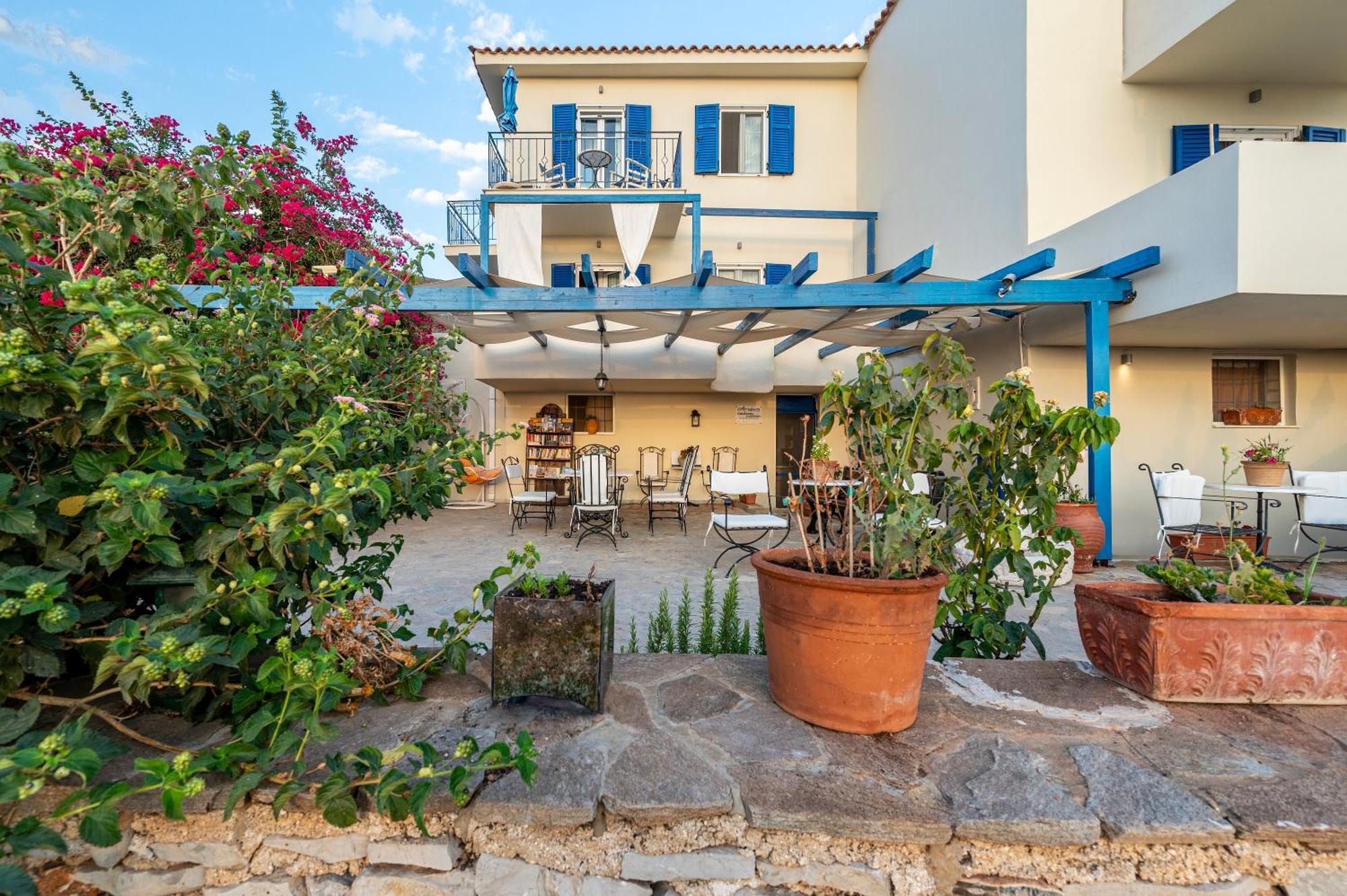 Agnadi Blue Apartments Diakofti Exterior foto